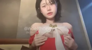 น้องเปียโนขี้อ้อนคนดังทวิตเตอร์ หลุดไทย NOELFHONEY เรื่องความหีชมพูเอาไปเลย 10 เต็ม 10 ชมพูตั้งแต่แคมหีไปถึงรูที่อยู่ข้างใน ช่วยตัวเองกับควยปลอมขนาดความยาว 12 นิ้ว