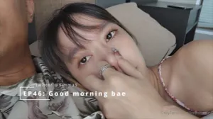 คลิปหลุดเสียงไทย Onlyfans imimmaim พ่อหนุ่มนักเย็ดพาสาวมาล่อถึงคอนโด ช่วยกันปลุกความเงี่ยนนอนให้อมควยแล้วใช้มือเบ็ดหีไปด้วย แล้วจับยกขาจัดท่าเบสิกง่ายๆซอยหีจนน้ำแตก  